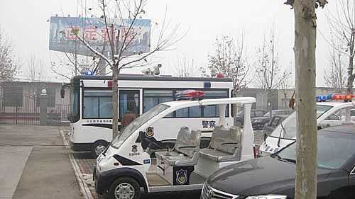 躍迪流動警務室、警用電動巡邏車正定新區公安分局配備現場