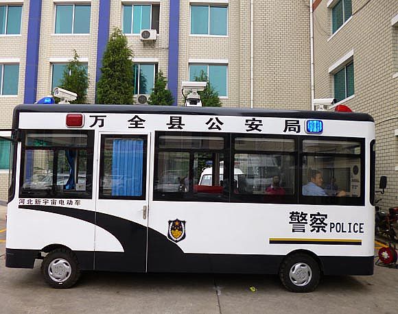 躍迪移動警務室在萬全縣公安局