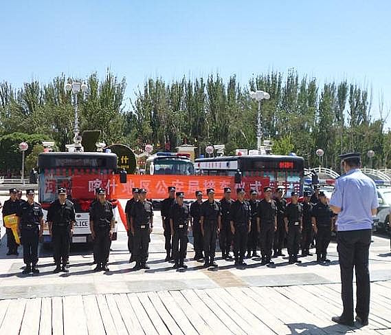 新疆喀什地區(qū)公安局接車(chē)現(xiàn)場(chǎng)