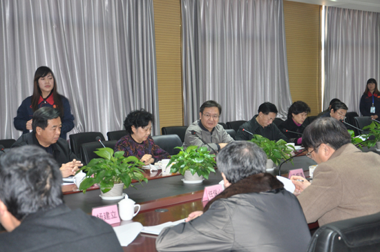 市政協主席王華清、副市長蔣文紅一行領導到河北新宇宙視察指導