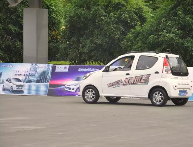 躍迪汽車強勢登錄南京新能源汽車展，引領行業發展新軌道