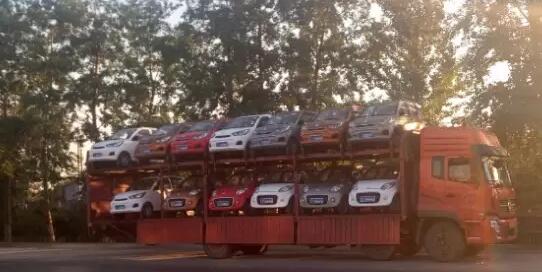 躍迪電動汽車批量發(fā)車曲阜——綠色出行新選擇