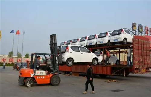 電動(dòng)轎車(chē)