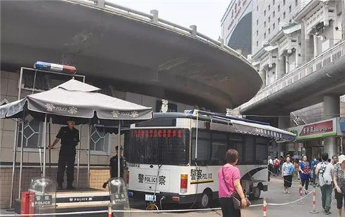 電動流動警務室