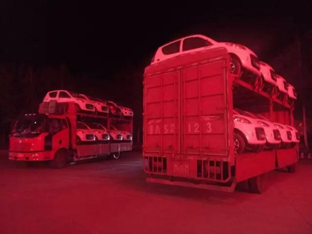 電動汽車出發了。