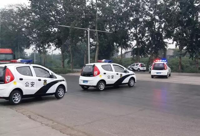 躍迪電動汽車出發