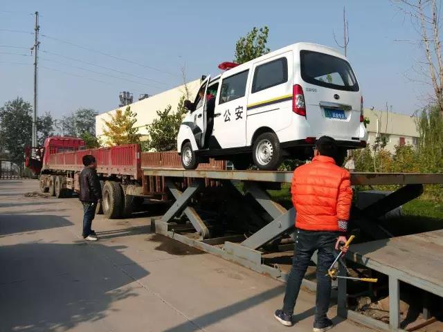 警用電動(dòng)巡邏車