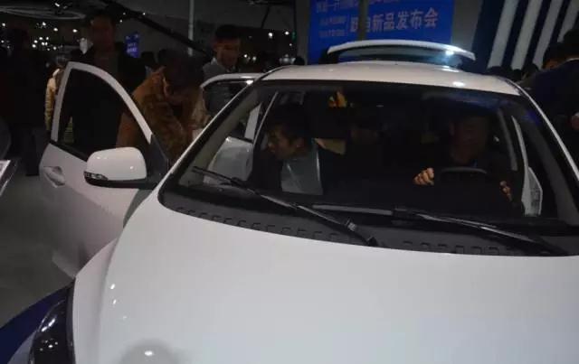 躍迪智能家族集結(jié)亮相鄭州展，萬人見證，共贏未來