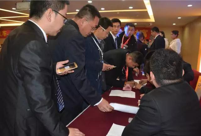 躍迪智能家族集結(jié)亮相鄭州展，萬人見證，共贏未來