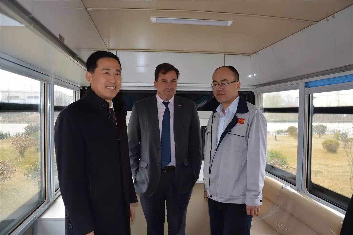 電動移動警務室