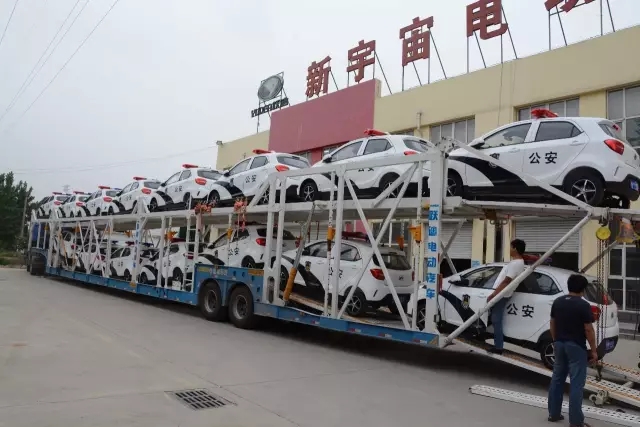 電動警務車準備發車中