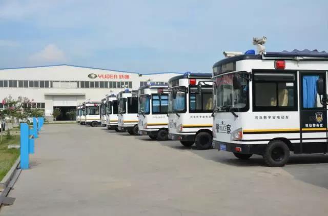 躍迪電動流動警務室集合完畢，準備裝車