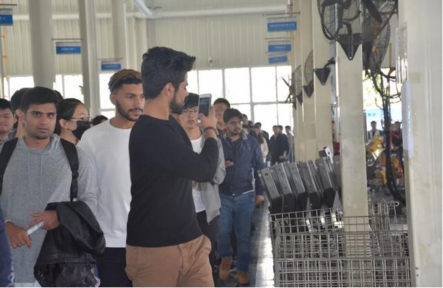 河北科技大學優秀應屆畢業生來集團參觀