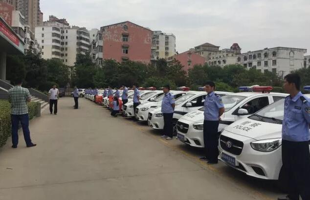 安徽阜陽接車配發儀式 安徽阜陽接車配發儀式