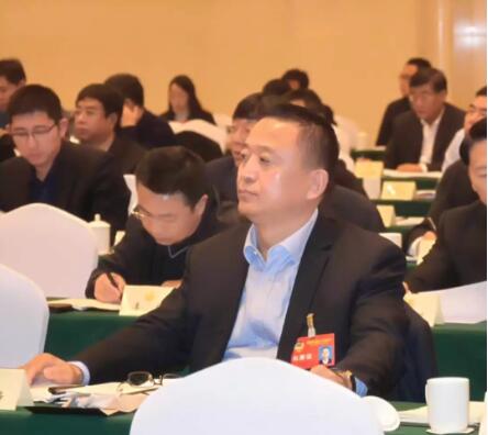 躍迪集團(tuán)董事長(zhǎng)呂洪濤出席河北省政協(xié)十二屆六次常委會(huì)第一次全體會(huì)議