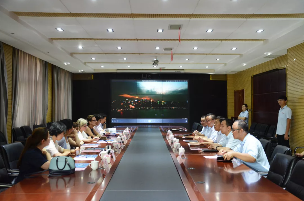 烏拉圭總統府國際合作署執行署長Andrea Vignolo一行蒞臨躍迪集團參觀考察