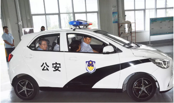 河北省政協(xié)副主席盧曉光，河北省委統(tǒng)戰(zhàn)部副部長、省工商聯(lián)黨組書記郭翠朵率調(diào)研組到躍迪集團(tuán)開展重點提案督辦調(diào)研