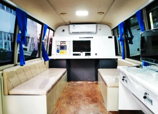 躍迪移動警務室發車新疆 警務保障服務再升級