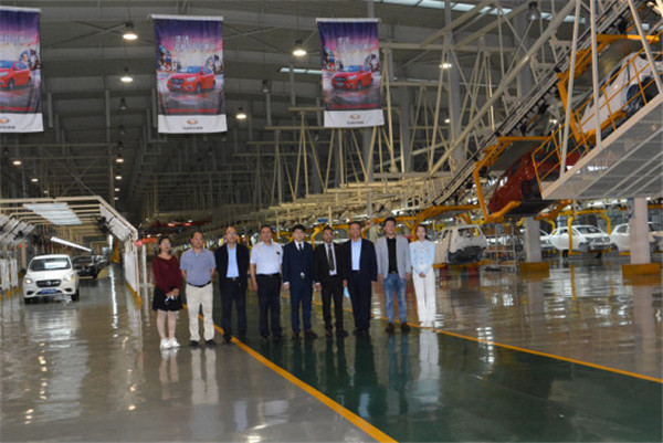 孟加拉駐華公使納祖明一行來躍迪集團參觀考察，洽談合作