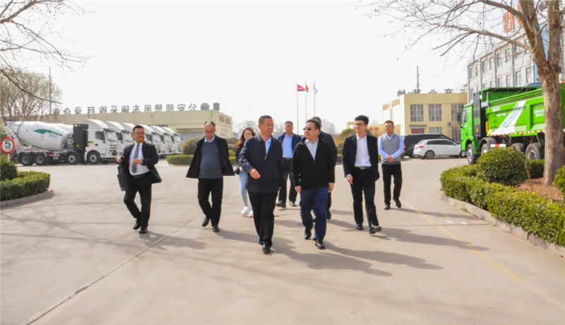 三一集團副總裁周萬春一行蒞臨躍迪集團考察調研