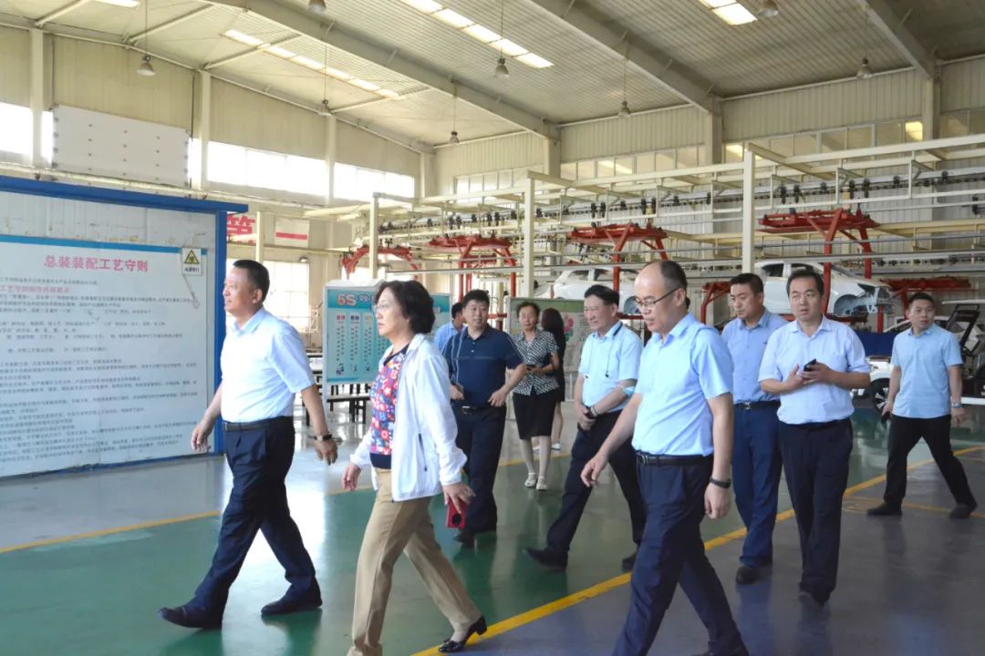 呂梁市委常委、副市長劉晉萍一行 蒞臨躍迪集團考察調研