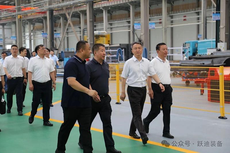 中國重汽集團董事長劉正濤到躍迪集團調(diào)研