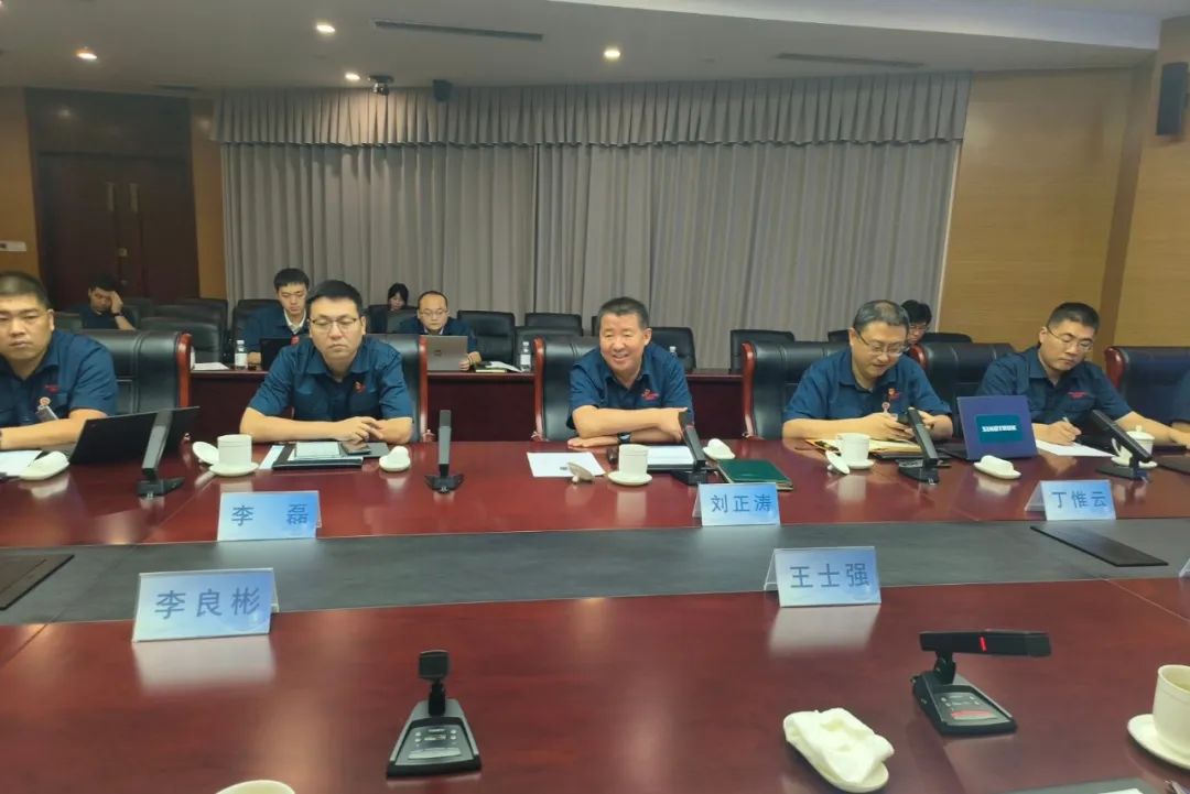 鋰業(yè)巨頭贛鋒鋰業(yè)董事長(zhǎng)李良彬、躍迪集團(tuán)董事長(zhǎng)呂洪濤聯(lián)袂造訪中國(guó)重汽，與劉正濤董事長(zhǎng)洽談新能源領(lǐng)域合作前景